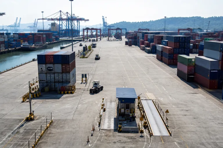 Geopolitical Shocks and Freight Costs: A Clear Malaysia Supply Chain Risk 2026 Playbook